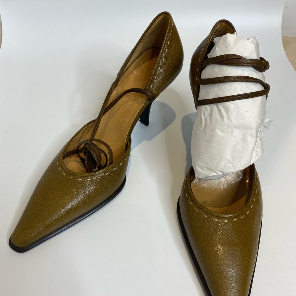 Hermès point beige heels